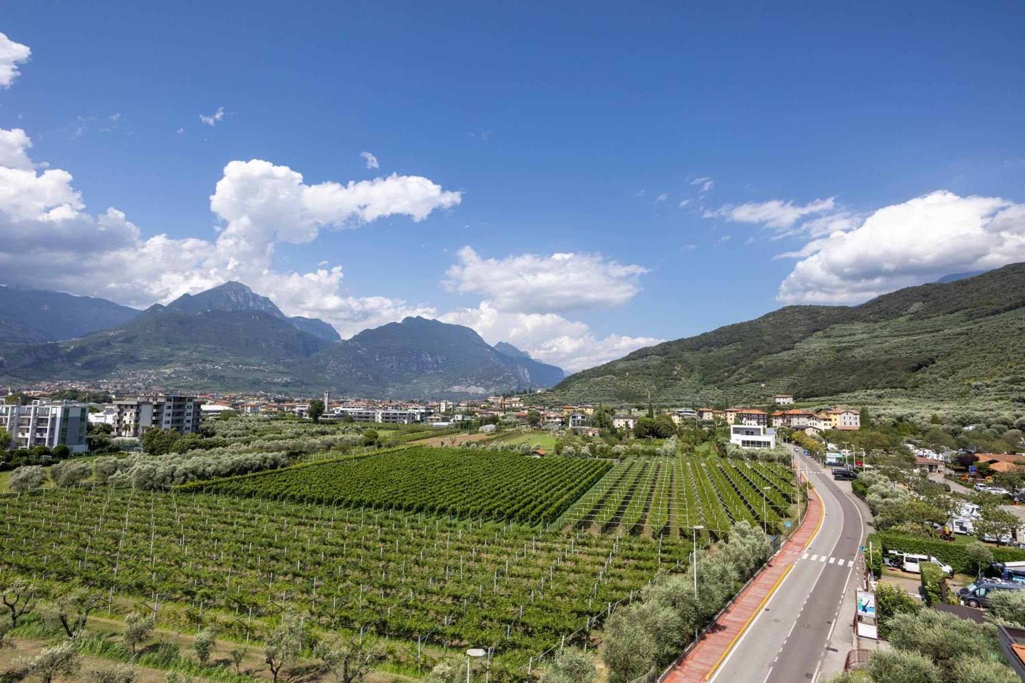 Il Piccolo Nido - Happy Rentals Riva del Garda Exterior photo